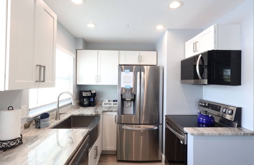 Siesta Key Cottage | Nest Cottage Across street from beach and Heated Pool