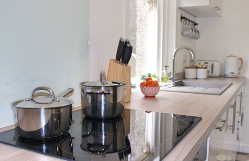 Dalavich Apartment | Nestled below the walls of Stirling Castle.