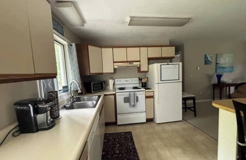 Meredith Apartment | Nestled right between 2 amazing lakes!