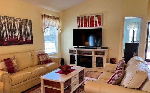 Charlotte House | Netherwood - Between Sumter And BrownwoodVillagepeople