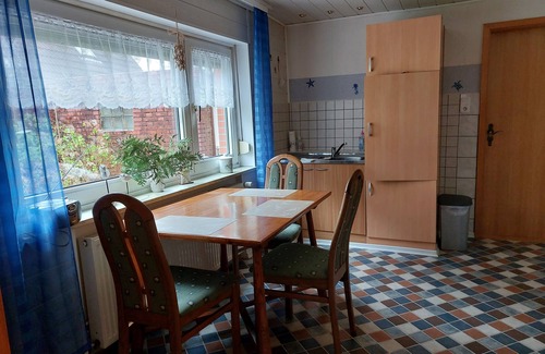 Rysum Apartment | Neu Inseriert! Ferienwohnung Warfthuus in dem Wunderschönen Warftendorf Rysum