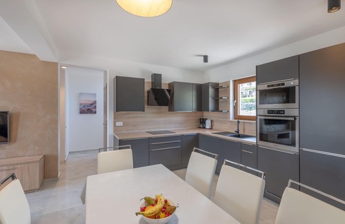 Viskovici Villa | Neu! Luxuriöse Privaten Villa M/pool für 10 Personen 3 km vom Meer Entfernt