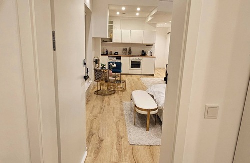 Obersendling Apartment | Neubau City Wohnung UG - Pool+Gym extra buchbar