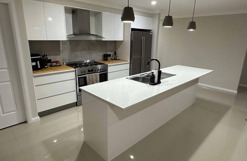 North Tamworth House | nEureka at The Meadows. nPerfect for a family, executive or work stay.