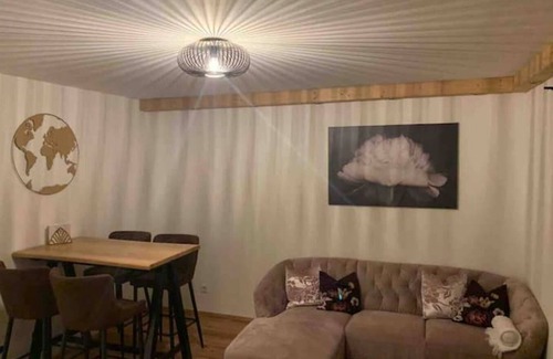 Holzkirchen Apartment | Neurenovierte Ferienwohnung "lisl"
