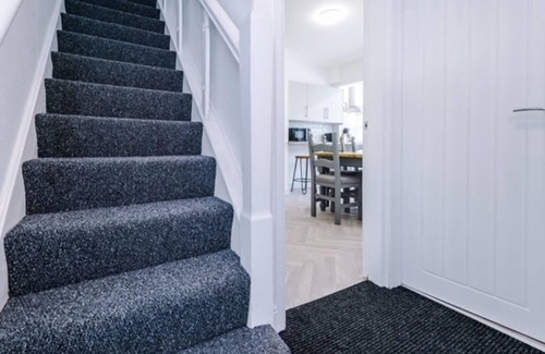 Crewe House | Neville Street Modern House