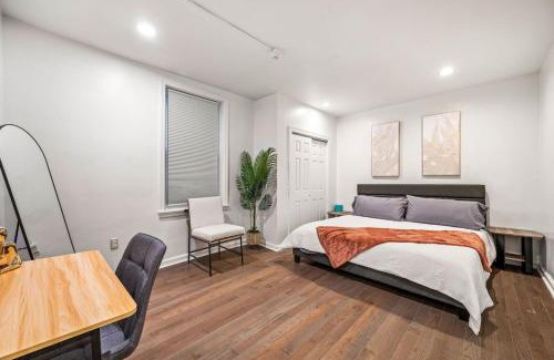 Southwark Apartment | New 1-BD in Prime Philly Location with King Bed