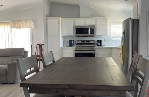 Flamingo Bay House | New 2-bedroom home with WiFi, AC in Saint James City