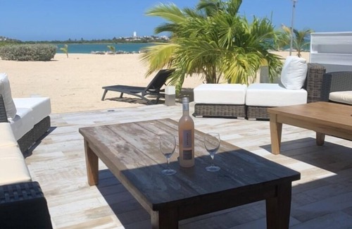 Nettle Bay House | New 2020! COCO BEACH luxury beach house for 2 to 5 people