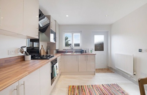 Liverpool House | New! 2BR in Jackson Pond