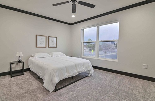 Midland House | NEW 2BR | ♡ of Tall City★SPACIOUS★Central Location