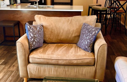 Interchange Square House | New! 3/2 House: 10 min beach, 50 min Space Center