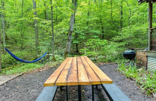 Heidelberg Cabin | NEW! 30 Acre Secluded Glamping Experience - Private Hiking & Climbing Retreat in Red River Gorge, KY