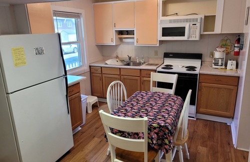 Frankfort Cottage | New! 307 HP Cottage - Very Cute with Great Downtown Location & A/C!