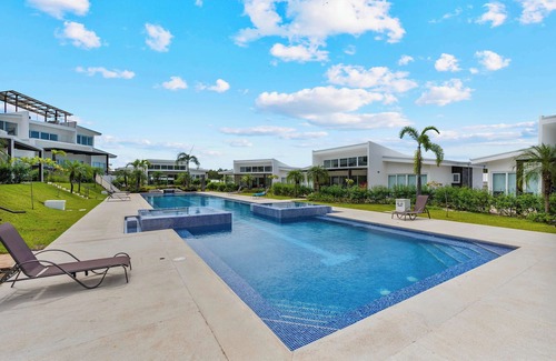 Rio Seco Villa | New 3BR Villa | Huge Pool & Tropical Vibes