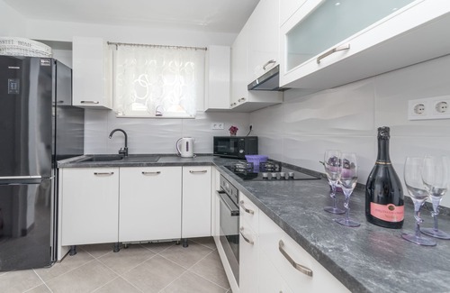 Trogir Apartment | New 4* apartment "Orto" in center of Trogir