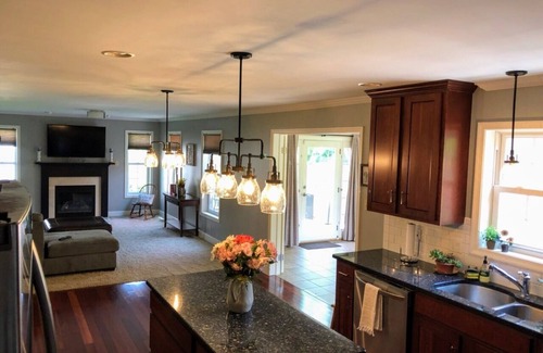 Port Matilda House | New 4-bedroom house in Port Matilda, WiFi, AC, close to town & Beaver stadium