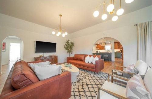 Central Oklahoma City House | New 4 Br, Okc, Walk 2 Ou Med, Sleeps 8, 4 King Bed