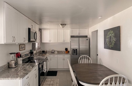 Layton House | NEW! 4BD/mins to Lagoon/food/hiking/Snow basin