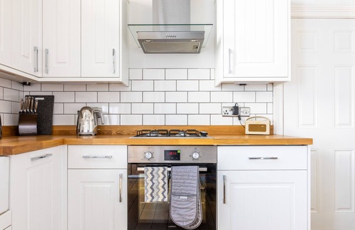 Pontcanna House | NEW! 5 Mins Walk from Stadium & City Centre,Cardiff Townhouse With FREE PARKING,