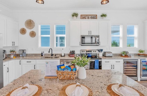 Key Colony Beach House | New 5BR Luxury Pool Home Seagrass-Free Ocean View