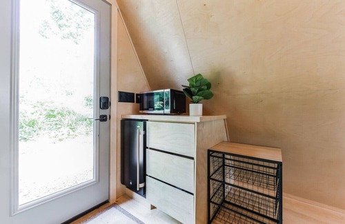 Steelville House | New A-Frame Tiny Home Retreat -With Private Sauna!