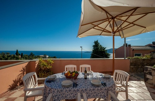 Chiavari Apartment | NEW! A TERRACE overlooking the sea, facing PORTOFINO, 30 minutes from the FIVE LANDS