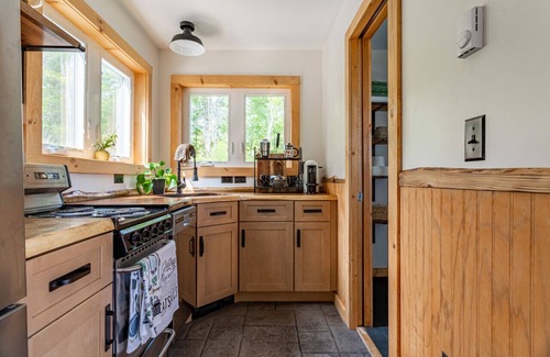 Parksville House | NEW: Adorable Tiny Home with/Spectacular Views