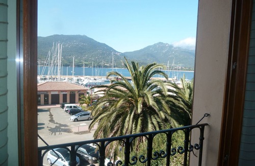 Propriano Apartment | New air-conditioned apartment downtown on the marina 2 minutes from the beaches