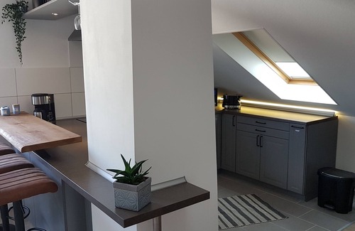 Elz Apartment | NEW: Air-conditioned DREAM APARTMENT, parking + garden, great WiFi