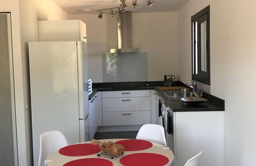 Bonifacio Villa | New air-conditioned villa for 4 people: 2A041 000042 W1
