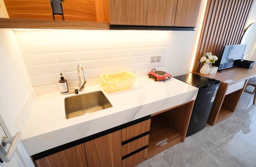 Suko Manunggal Apartment | New And Cozy Studio At 88 Avenue Apartment