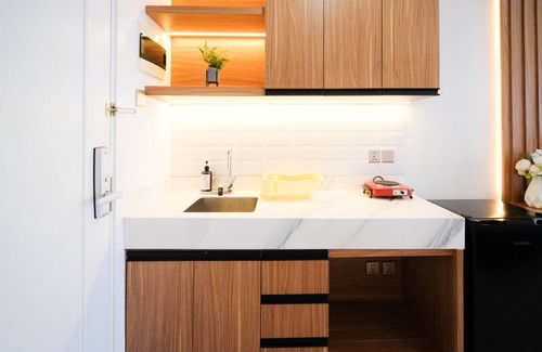 Suko Manunggal Apartment | New And Cozy Studio At 88 Avenue Apartment