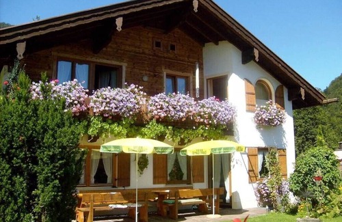 Weissbach an der Alpenstrasse House | New apartment 40m², shower/toilet, quiet location, hiking trails from the house