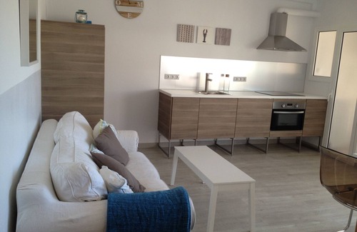 Sitges Town Center Apartment | New apartment in the centre of Sitges, WiFi, swimming pool, balcony, parking