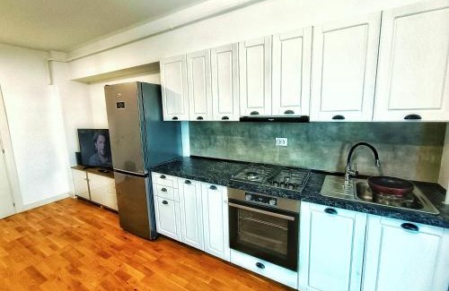 Iasi Apartment | New Apartment near Airport with Shop and Free Parking
