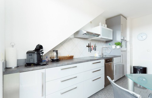 Andreasvorstadt Apartment | New apartment overlooking the citadel Petersberg