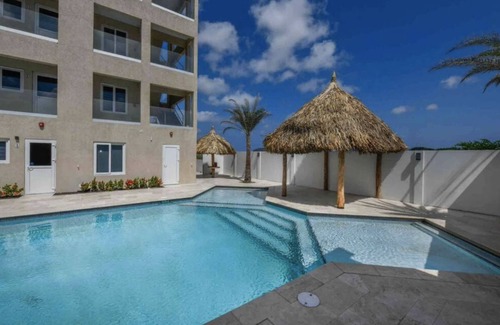 Ponton Condo | New Aruba Condo with Huge Pool