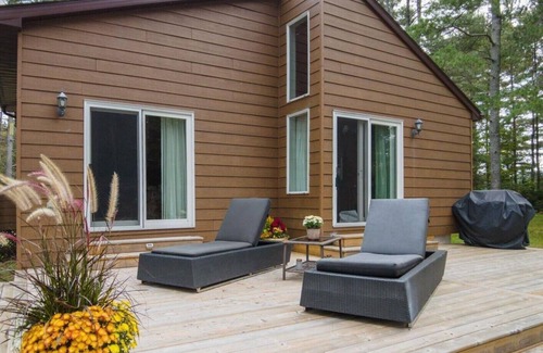 Madawaska Valley Cottage | *New*Barry's Bay Cottage on Trout Lake -close to all amenities!