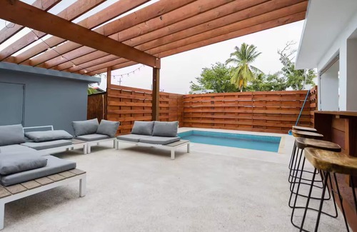 Aguirre House | NEW Beach, Restaurants and Pool 5 Bedrooms House