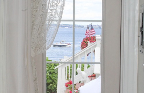 Bristol Cottage | New Beach Rose Boutique Cottage on the beach