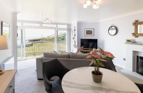 West Bay Apartment | NEW Beachfront Apartment slps 4, West Bay, Dorset