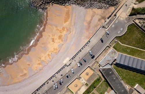 West Bay Apartment | NEW Beachfront Apartment slps 4, West Bay, Dorset