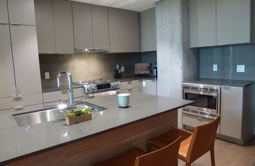 Camelback East Condo | New beautiful 2 Bedroom Unit in Biltmore District Walk to Shopping Restaurants