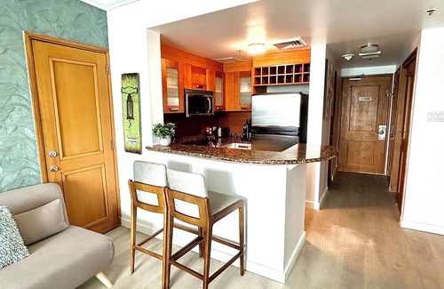 Puerta de Tierra Apartment | New beautiful bath and floors. Kitchen. Dine in a balcony with ocean view.