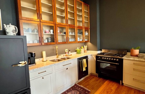 Historic Downtown La Crosse Apartment | NEW Beautiful Downtown Historic 3 bedroom apartment on iconic Pearl Street