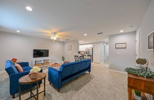 Zephyrhills South Apartment | New Blue Nest