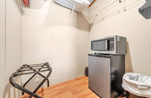 Kingston House | NEW! Bohemian Rhapsody(Suite 5) - TLFC