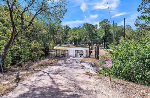 Kingston House | NEW! Bohemian Rhapsody(Suite 5) - TLFC