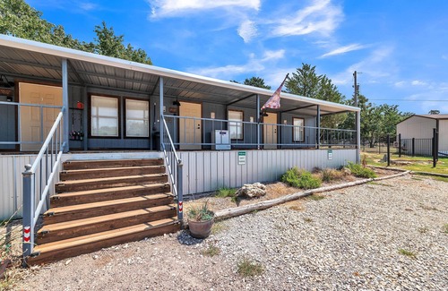 Kingston House | NEW! Bohemian Rhapsody(Suite 5) - TLFC